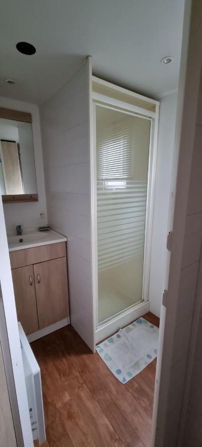 Mobil Home Sur La Cote Landaise Saint-Julien-en-Born Exterior foto
